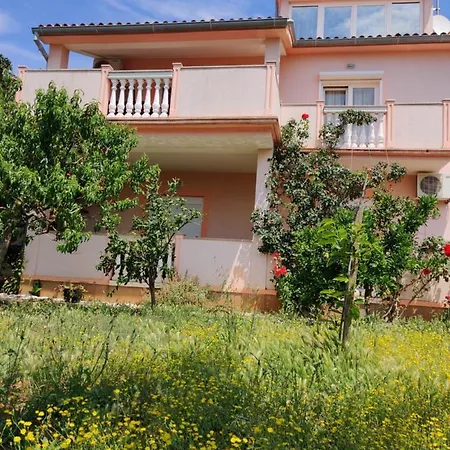 Medulin: Blue Oasis For A Perfect Vacation מדולין